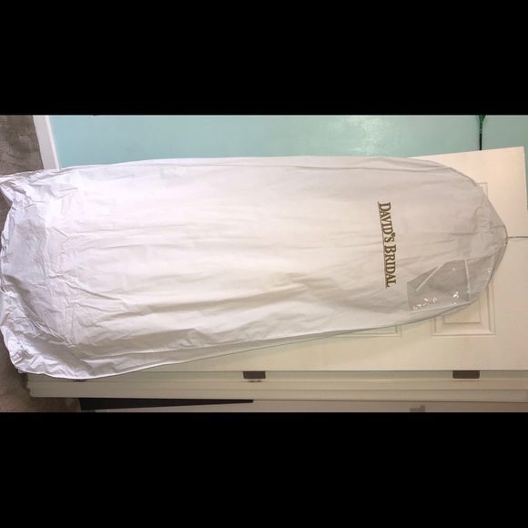 David's Bridal Dresses & Skirts - David’s Bridal Halter Top Wedding Dress